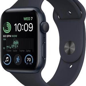 New in box Apple Watch 8 SE + cellular GPS 44mm size M/L